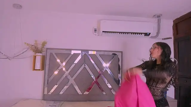 Akira Hime online show from 19, 9, 2025