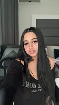 LilMisIndianx online show from 19, 4, 2026