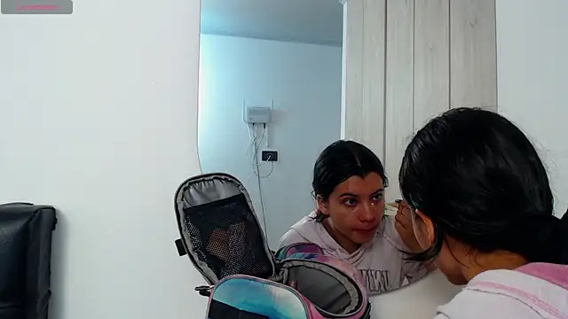 Snapshot of pinky_f00x chatting on 14, 11, 2025 pinky f00x online show from 14, 11, 2025