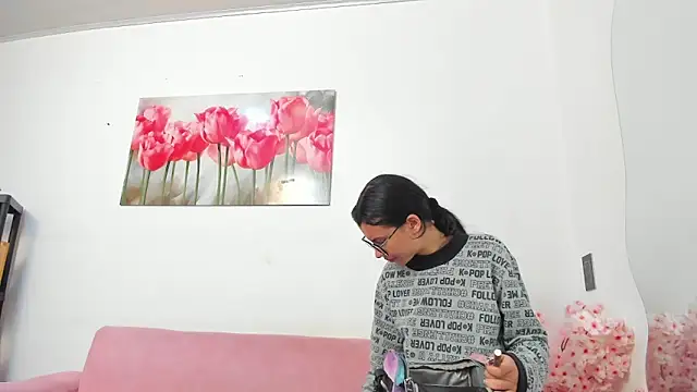 pinky f00x online show from 2, 6, 2026