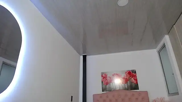 Snapshot of pinky_f00x chatting on 18, 9, 2025 pinky f00x online show from 18, 9, 2025