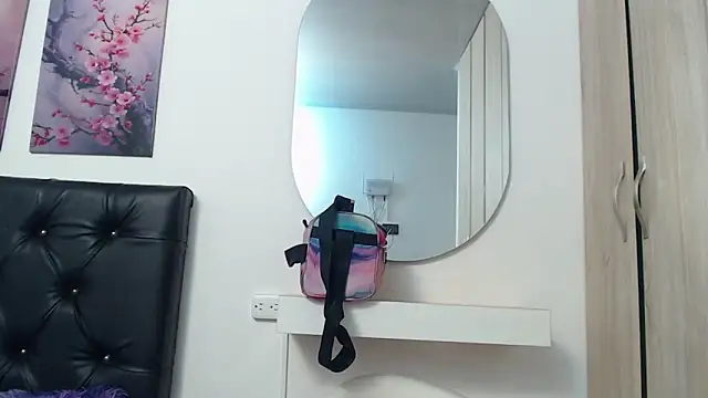 Snapshot of pinky_f00x chatting on 18, 11, 2025 pinky f00x online show from 18, 11, 2025