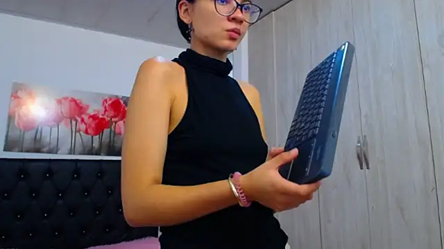 pinky f00x online show from 7, 1, 2026