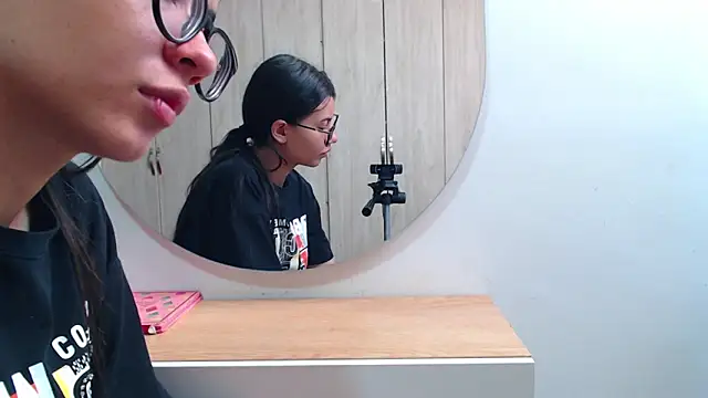 pinky f00x online show from 12, 3, 2026