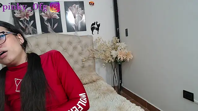 Snapshot of pinky_f00x chatting on 16, 10, 2025 pinky f00x online show from 16, 10, 2025