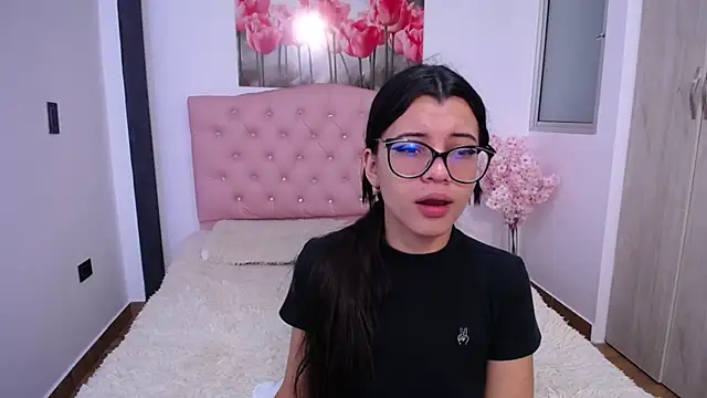 Snapshot of pinky_f00x chatting on 25, 9, 2025 pinky f00x online show from 25, 9, 2025