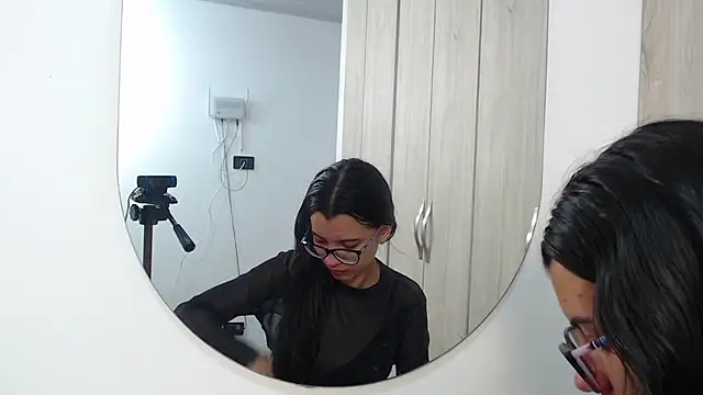 Snapshot of pinky_f00x chatting on 15, 11, 2025 pinky f00x online show from 15, 11, 2025