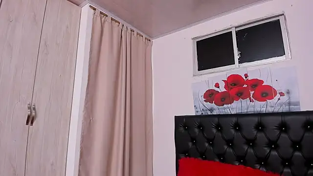 Snapshot of pinky_f00x chatting on 14, 6, 2026 pinky f00x online show from 14, 6, 2026
