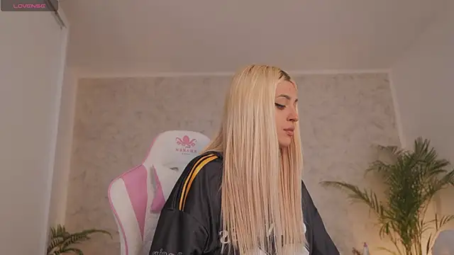 daisyblushh online show from 7, 4, 2026