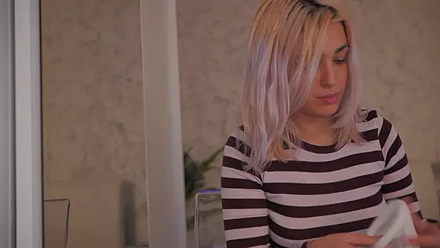 daisyblushh online show from 12, 2, 2026