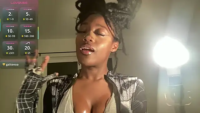 maskedgirl5005 online show from 13, 10, 2025