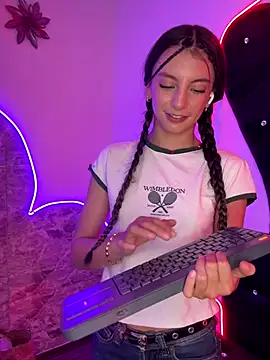 MaryAnneeXOO online show from 22, 11, 2025