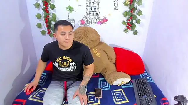 NataliaAndJulliam online show from 2, 12, 2025