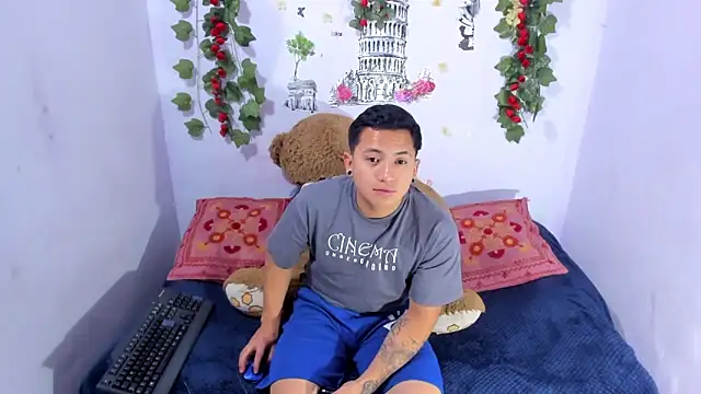 NataliaAndJulliam online show from 22, 10, 2025