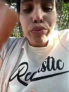 Bella  Wood online show from 6, 10, 2025