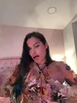 Bella  Wood online show from 12, 4, 2026