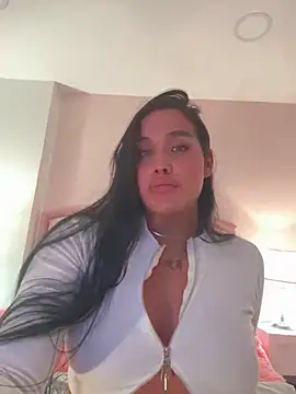 Bella  Wood online show from 30, 5, 2026