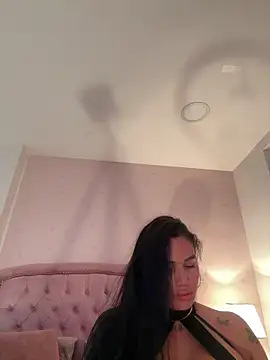 Bella  Wood online show from 13, 3, 2026