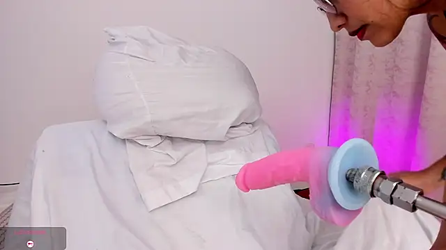 arynaughty20 online show from 7, 11, 2025