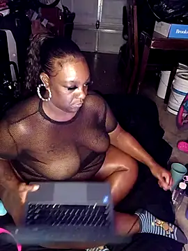 Snapshot of Thickkemzz41 chatting on 8, 11, 2025 Thickkemzz41 online show from 8, 11, 2025