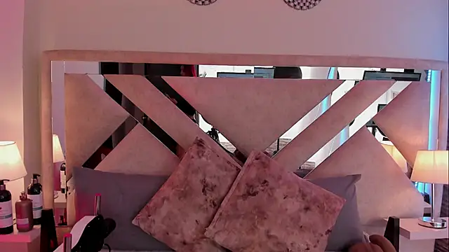 ximena vasquez8 online show from 19, 4, 2026