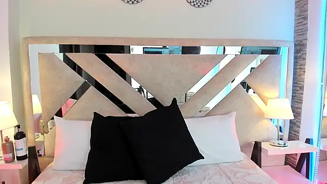 ximena vasquez8 online show from 15, 4, 2026