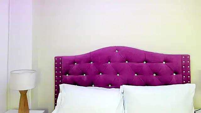 ximena vasquez8 online show from 6, 11, 2025