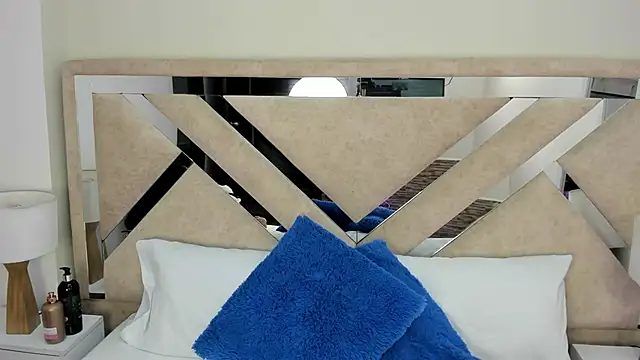 ximena vasquez8 online show from 11, 1, 2026