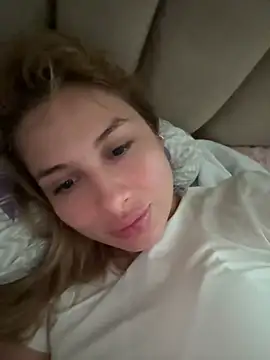 Snapshot of naughty_chic chatting on 12, 12, 2024 naughty chic online show from 12, 12, 2024
