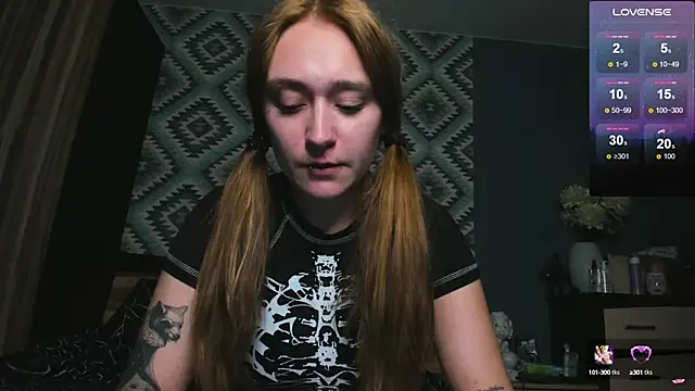 Sarah everly  online show from 16, 9, 2025