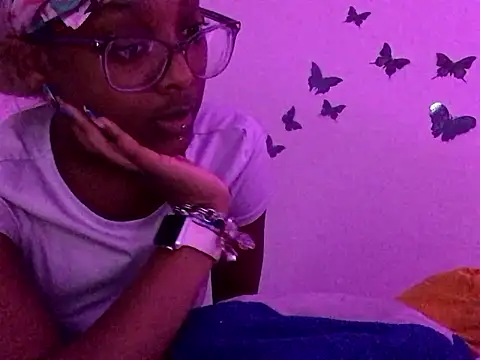 Moxhavix online show from 8, 11, 2025