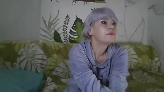 Catty Lady online show from 13, 1, 2026