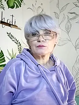 Catty Lady online show from 7, 2, 2026