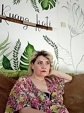 Catty Lady online show from 25, 5, 2026