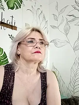 Catty Lady online show from 17, 7, 2026