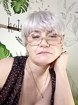 Catty Lady online show from 8, 11, 2025