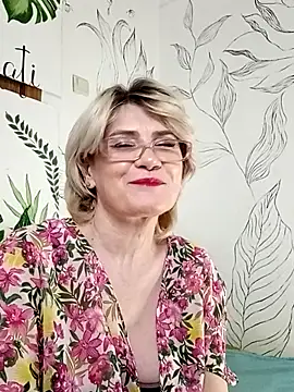 Catty Lady online show from 26, 5, 2026