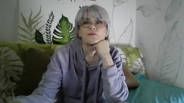 Catty Lady online show from 8, 2, 2026