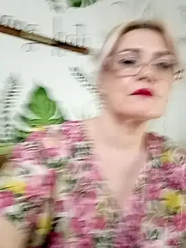 Catty Lady online show from 7, 7, 2026