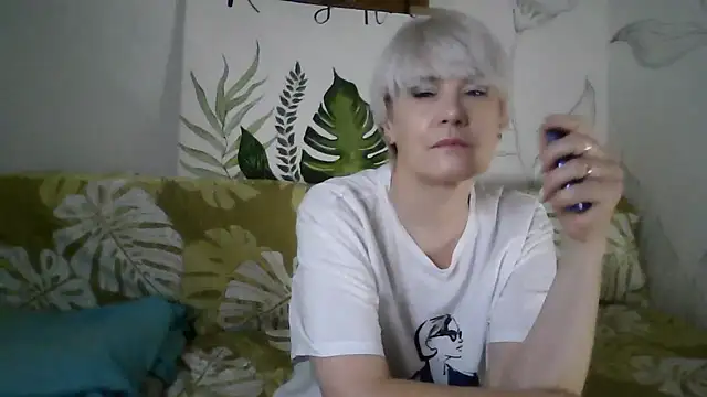 Catty Lady online show from 11, 11, 2025