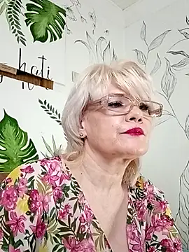 Catty Lady online show from 7, 6, 2026