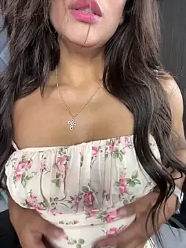 Snapshot of OneInAMillionXXX chatting on 22, 10, 2025 OneInAMillionXXX online show from 22, 10, 2025