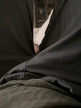 Snapshot of pranastro00 chatting on 23, 12, 2025 pranastro00 online show from 23, 12, 2025