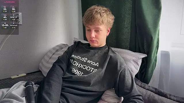 Snapshot of olivertasty chatting on 3, 5, 2026 olivertasty online show from 3, 5, 2026