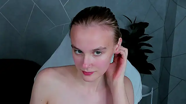 Snapshot of Carolin_Miller chatting on 15, 11, 2025 Carolin Miller online show from 15, 11, 2025