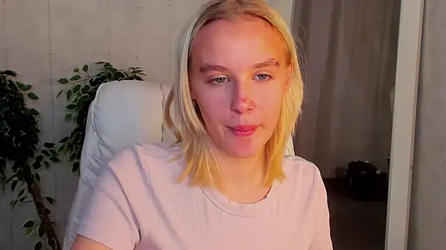 Snapshot of Carolin_Miller chatting on 29, 9, 2025 Carolin Miller online show from 29, 9, 2025