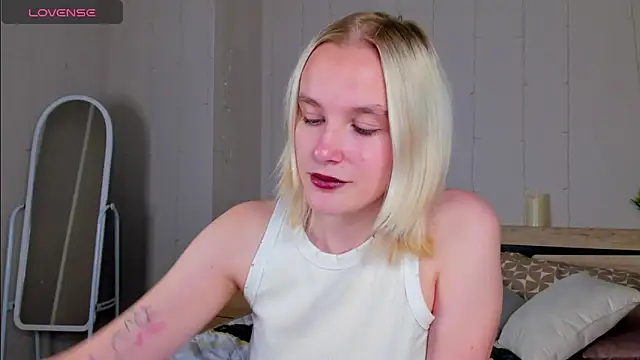 Snapshot of Carolin_Miller chatting on 22, 9, 2025 Carolin Miller online show from 22, 9, 2025