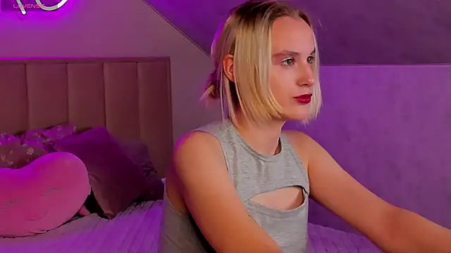 Snapshot of Carolin_Miller chatting on 21, 10, 2025 Carolin Miller online show from 21, 10, 2025