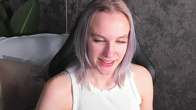 Snapshot of Carolin_Miller chatting on 19, 11, 2025 Carolin Miller online show from 19, 11, 2025