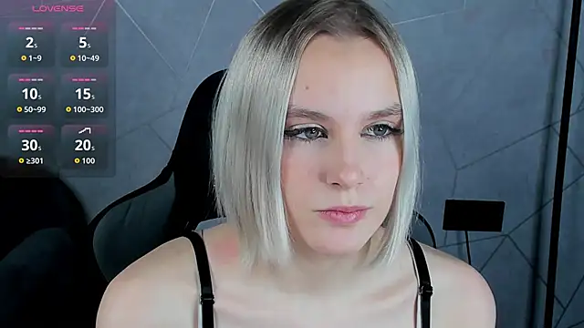 Snapshot of Carolin_Miller chatting on 3, 12, 2025 Carolin Miller online show from 3, 12, 2025